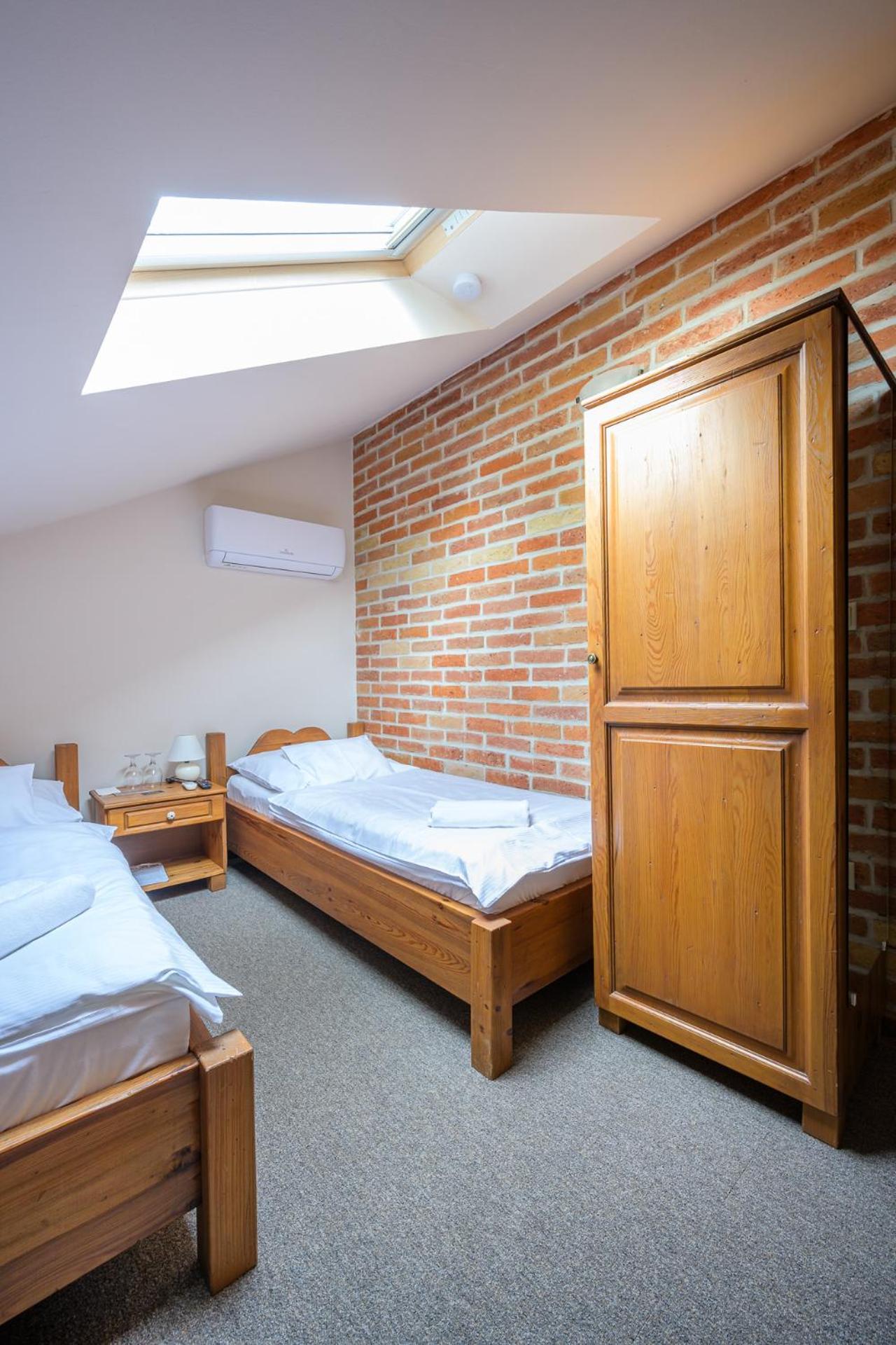 Vinatus Pince Hotell Villány Exteriör bild